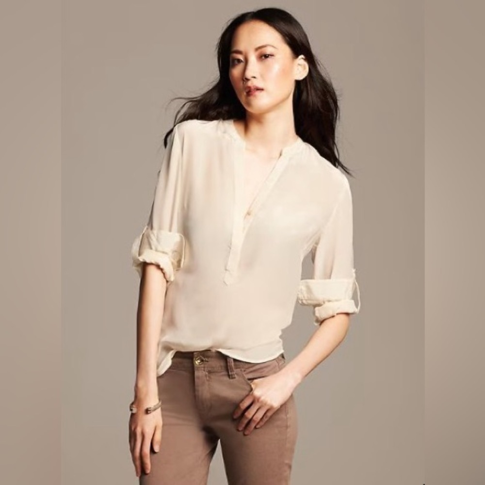 Banana Republic 100% Silk Popover Blouse in sweet cream